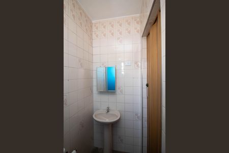 Banheiro de casa para alugar com 1 quarto, 28m² em Jardim Bela Vista, Guarulhos