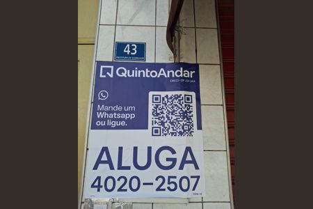 Casa para alugar com 28m², 1 quarto e sem vagaPlaca adesiva