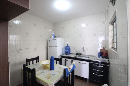 Cozinha de casa para alugar com 1 quarto, 42m² em Chácara Cocaia, São Paulo