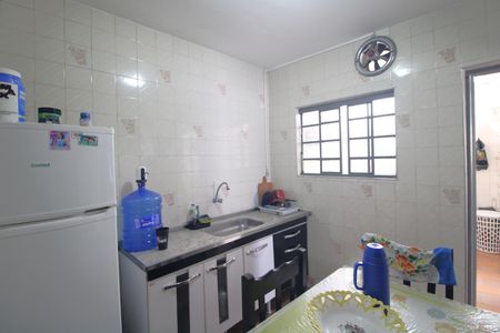Cozinha de casa para alugar com 1 quarto, 42m² em Chácara Cocaia, São Paulo