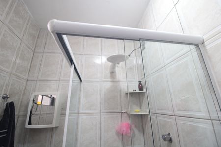 Banheiro de casa para alugar com 1 quarto, 42m² em Chácara Cocaia, São Paulo