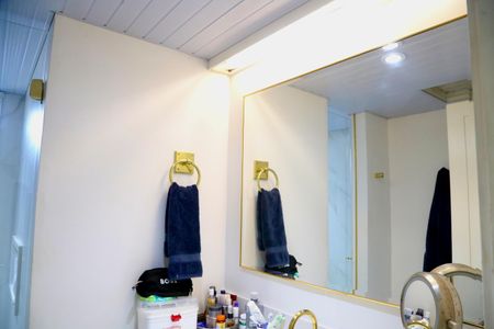 Casa de condomínio à venda com 2500m², 5 quartos e 20 vagasBanheiro da Suíte