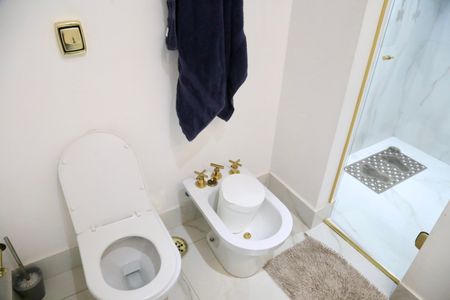 Casa de condomínio à venda com 2500m², 5 quartos e 20 vagasBanheiro da Suíte