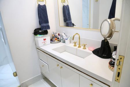 Casa de condomínio à venda com 2500m², 5 quartos e 20 vagasBanheiro da Suíte