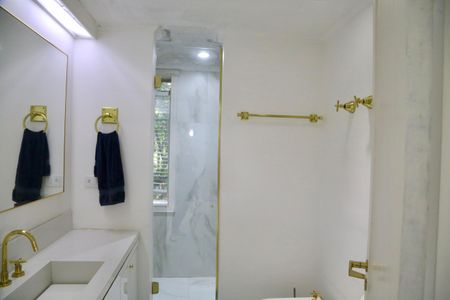 Casa de condomínio à venda com 2500m², 5 quartos e 20 vagasBanheiro da Suíte