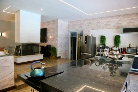 Casa de condomínio à venda com 2500m², 5 quartos e 20 vagasCozinha