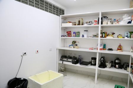 Casa de condomínio à venda com 2500m², 5 quartos e 20 vagasDespensa