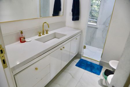 Casa de condomínio à venda com 2500m², 5 quartos e 20 vagasBanheiro da Suíte