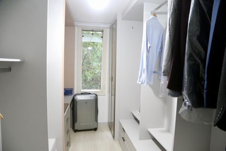 Casa de condomínio à venda com 2500m², 5 quartos e 20 vagasEscritório 