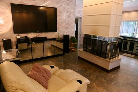 Casa de condomínio à venda com 2500m², 5 quartos e 20 vagasSala