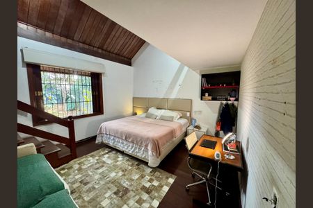 Casa de condomínio à venda com 2500m², 5 quartos e 20 vagasQuarto