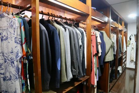 Casa de condomínio à venda com 2500m², 5 quartos e 20 vagasCloset da Suíte