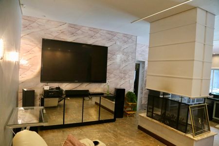 Casa de condomínio à venda com 2500m², 5 quartos e 20 vagasSala
