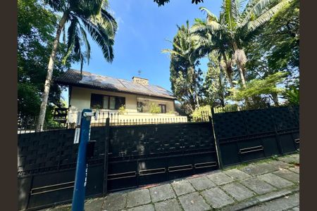 Casa de condomínio à venda com 2500m², 5 quartos e 20 vagasFachada