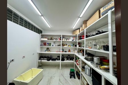 Casa de condomínio à venda com 2500m², 5 quartos e 20 vagasDespensa