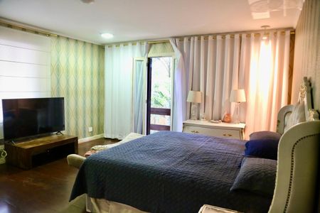 Casa de condomínio à venda com 2500m², 5 quartos e 20 vagasSuíte