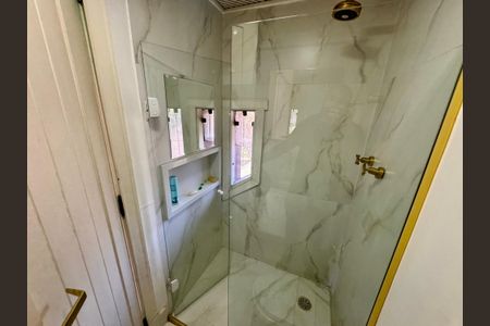 Casa de condomínio à venda com 2500m², 5 quartos e 20 vagasBanheiro da suíte