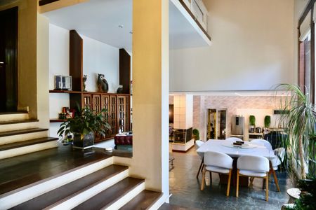 Casa de condomínio à venda com 2500m², 5 quartos e 20 vagasCorredor