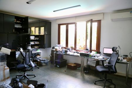 Casa de condomínio à venda com 2500m², 5 quartos e 20 vagasEscritório 