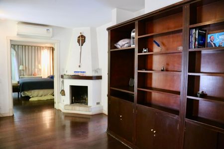 Casa de condomínio à venda com 2500m², 5 quartos e 20 vagasCloset da Suíte