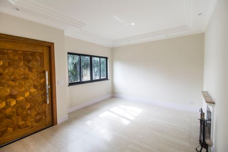 Casa de condomínio à venda com 330m², 3 quartos e 4 vagas Casa de condomínio à venda com 330m², 3 quartos e 4 vagasSala