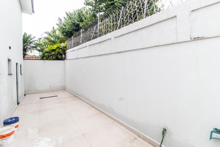 Casa de condomínio à venda com 330m², 3 quartos e 4 vagas Casa de condomínio à venda com 330m², 3 quartos e 4 vagasQuintal