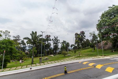 Casa de condomínio à venda com 330m², 3 quartos e 4 vagas Casa de condomínio à venda com 330m², 3 quartos e 4 vagasÁrea comum