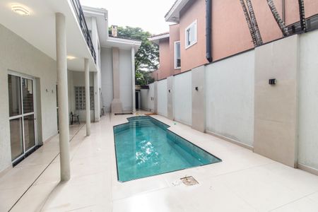 Casa de condomínio à venda com 330m², 3 quartos e 4 vagas Casa de condomínio à venda com 330m², 3 quartos e 4 vagasPiscina