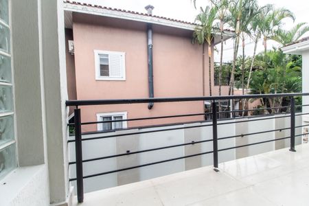 Casa de condomínio à venda com 330m², 3 quartos e 4 vagas Casa de condomínio à venda com 330m², 3 quartos e 4 vagasVaranda