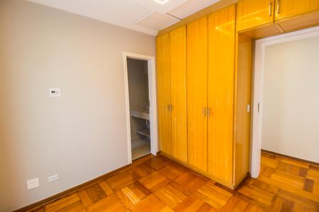 Casa de condomínio à venda com 330m², 3 quartos e 4 vagas Casa de condomínio à venda com 330m², 3 quartos e 4 vagasSuíte 3