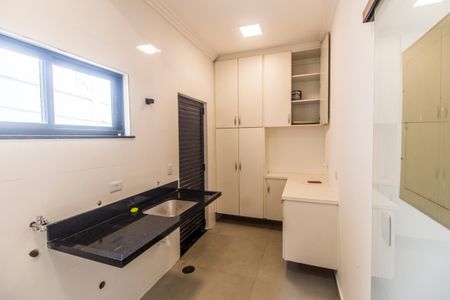 Casa de condomínio à venda com 330m², 3 quartos e 4 vagas Casa de condomínio à venda com 330m², 3 quartos e 4 vagasÁrea de Serviço