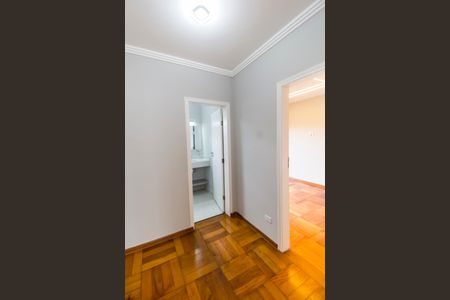 Casa de condomínio à venda com 330m², 3 quartos e 4 vagas Casa de condomínio à venda com 330m², 3 quartos e 4 vagasCloset da suíte