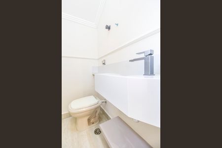 Casa de condomínio à venda com 330m², 3 quartos e 4 vagas Casa de condomínio à venda com 330m², 3 quartos e 4 vagasLavabo