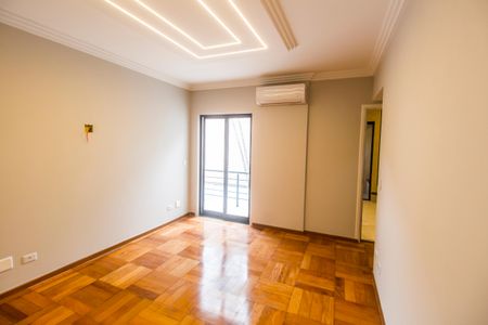 Casa de condomínio à venda com 330m², 3 quartos e 4 vagas Casa de condomínio à venda com 330m², 3 quartos e 4 vagasVista da Suíte