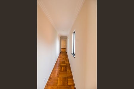 Casa de condomínio à venda com 330m², 3 quartos e 4 vagas Casa de condomínio à venda com 330m², 3 quartos e 4 vagasCorredor