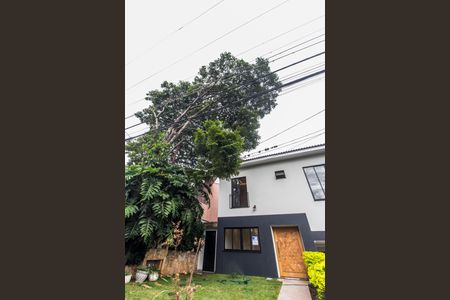 Casa de condomínio à venda com 330m², 3 quartos e 4 vagas Casa de condomínio à venda com 330m², 3 quartos e 4 vagasVista da Rua