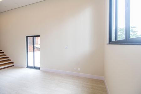 Casa de condomínio à venda com 330m², 3 quartos e 4 vagas Casa de condomínio à venda com 330m², 3 quartos e 4 vagasSala