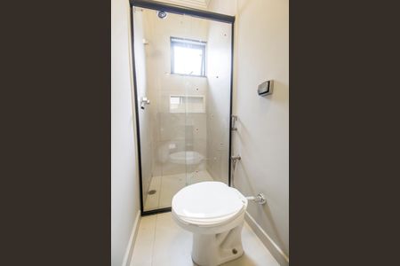 Casa de condomínio à venda com 330m², 3 quartos e 4 vagas Casa de condomínio à venda com 330m², 3 quartos e 4 vagasBanheiro da Suíte