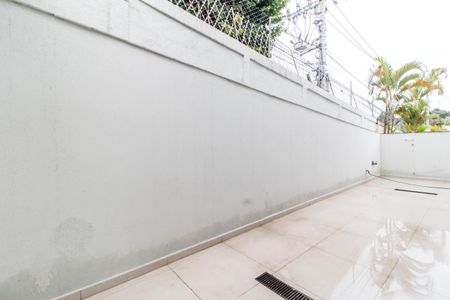 Casa de condomínio à venda com 330m², 3 quartos e 4 vagas Casa de condomínio à venda com 330m², 3 quartos e 4 vagasQuintal