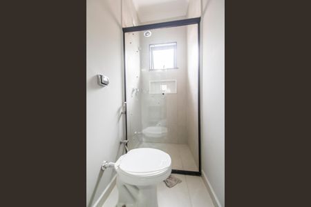 Casa de condomínio à venda com 330m², 3 quartos e 4 vagas Casa de condomínio à venda com 330m², 3 quartos e 4 vagasBanheiro da Suíte