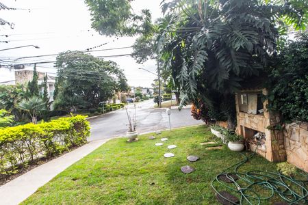 Casa de condomínio à venda com 330m², 3 quartos e 4 vagas Casa de condomínio à venda com 330m², 3 quartos e 4 vagasVista da Sala