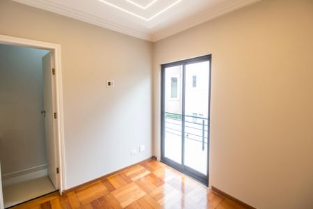Casa de condomínio à venda com 330m², 3 quartos e 4 vagas Casa de condomínio à venda com 330m², 3 quartos e 4 vagasSuíte 2