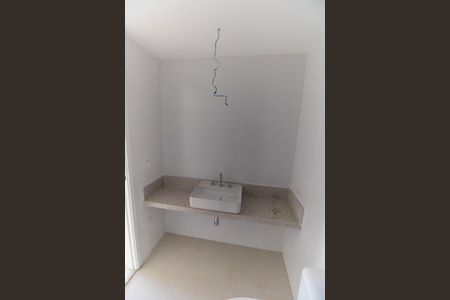 Apartamento à venda com 235m², 3 quartos e 2 vagasBanheiro da Suíte 3