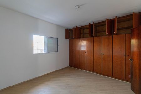 Casa à venda com 298m², 4 quartos e 2 vagasCasa 2 - Quarto 3
