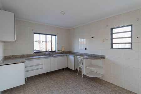 Casa à venda com 298m², 4 quartos e 2 vagasCasa 2 - Cozinha