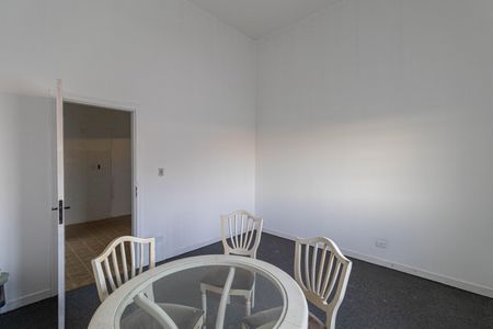 Casa à venda com 298m², 4 quartos e 2 vagasCasa 1 - Sala 