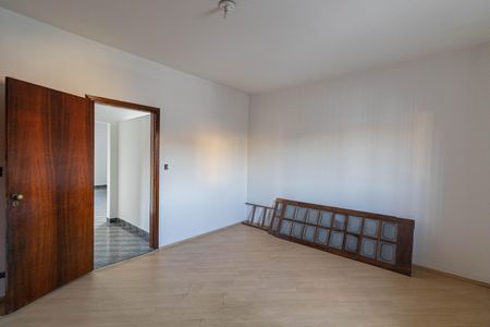 Casa à venda com 298m², 4 quartos e 2 vagasCasa 2 - Quarto 3