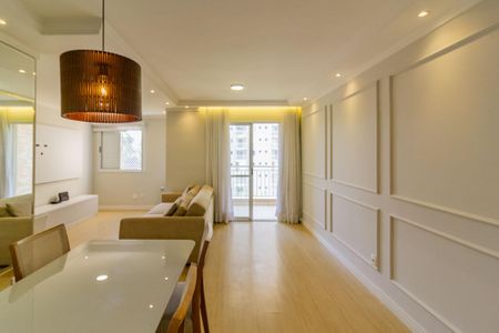 Apartamento à venda com 73m², 2 quartos e 1 vaga Apartamento à venda com 73m², 2 quartos e 1 vagaSala de Jantar