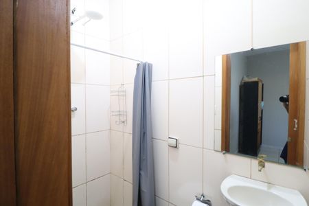 Banheiro de casa para alugar com 1 quarto, 50m² em Carajás, Uberlândia