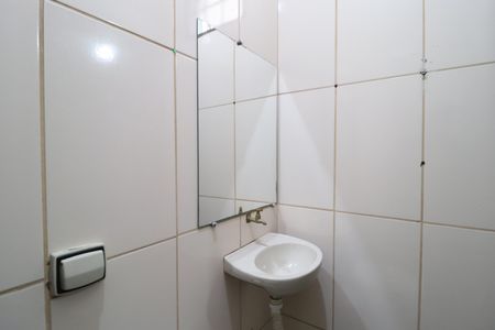 Banheiro de casa para alugar com 1 quarto, 50m² em Carajás, Uberlândia